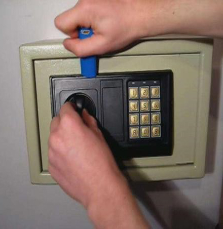 和布克赛尔开保险柜锁 保险柜维修